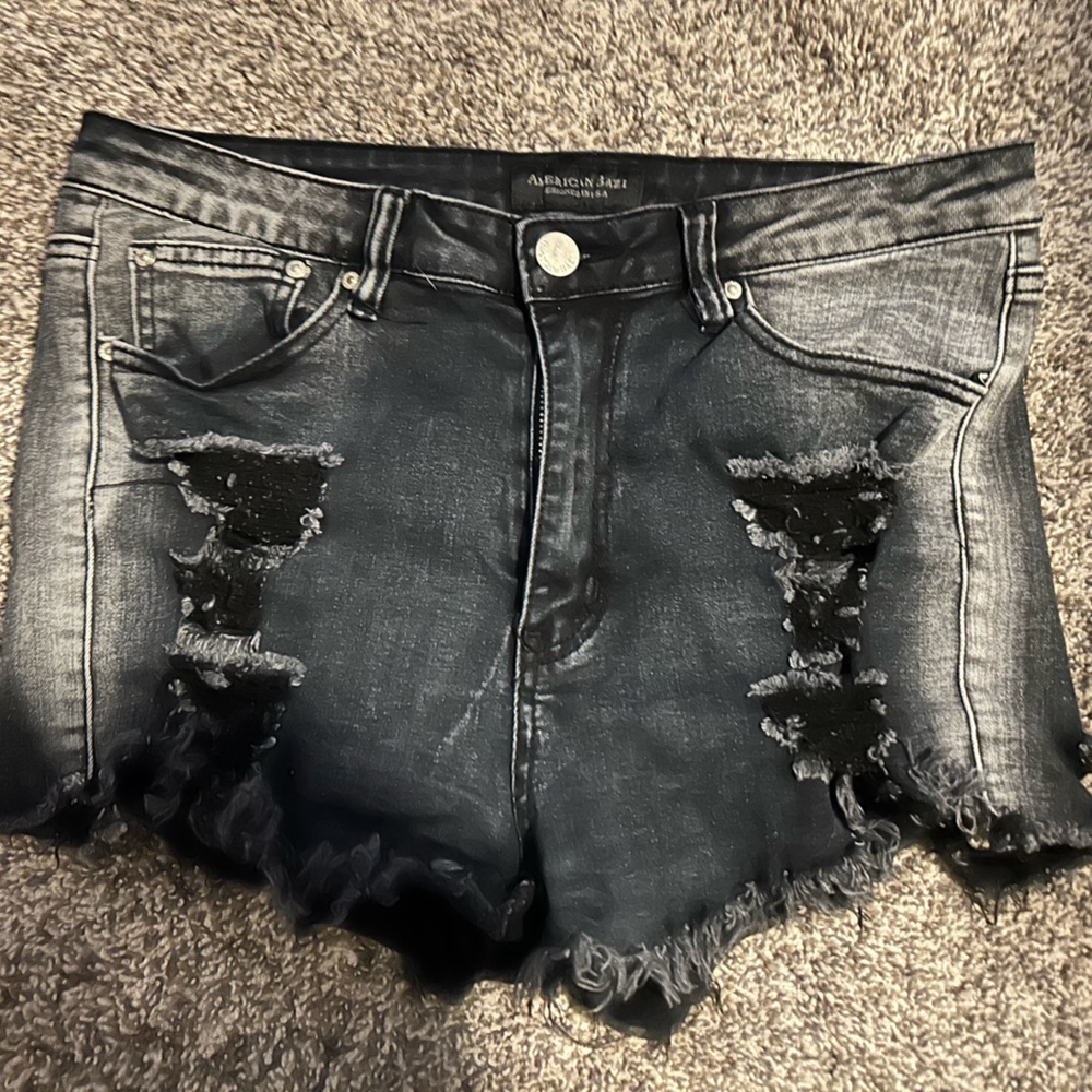 High waist shorts with slits in butt